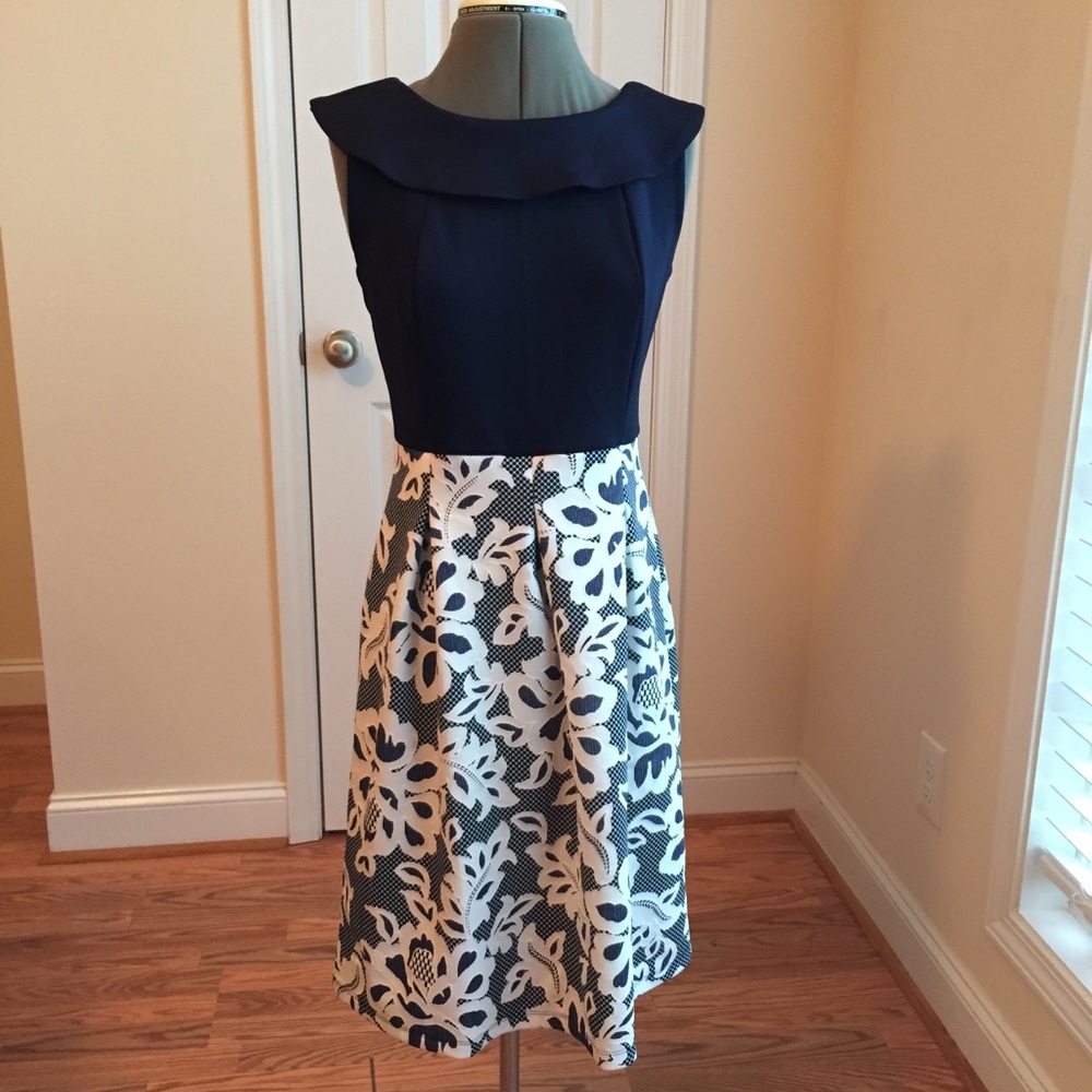 Kate and Lily blue dress white floral round neck - Picture 10 of 10